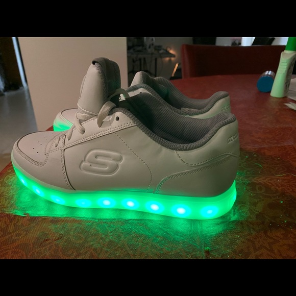 Skechers boys size 5 light up sneakers - Picture 4 of 14